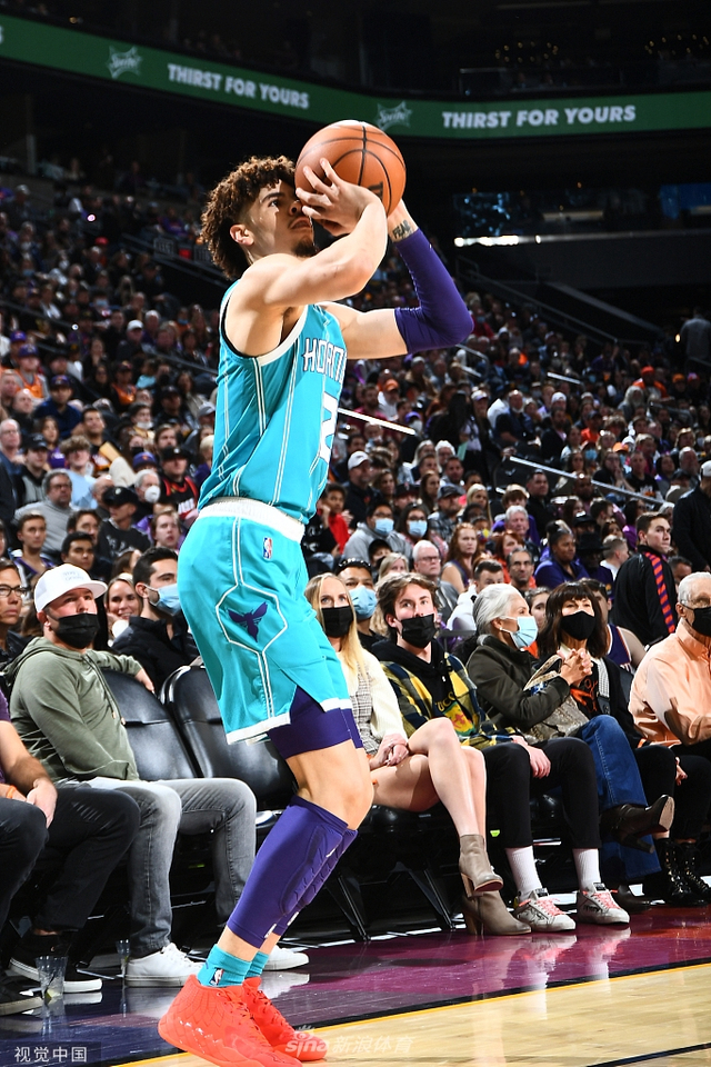 弱侧乔治与 弱侧乔治与