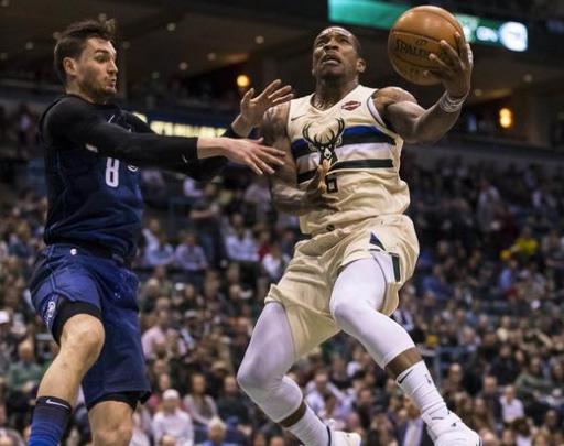 背后运球变 背后运球变