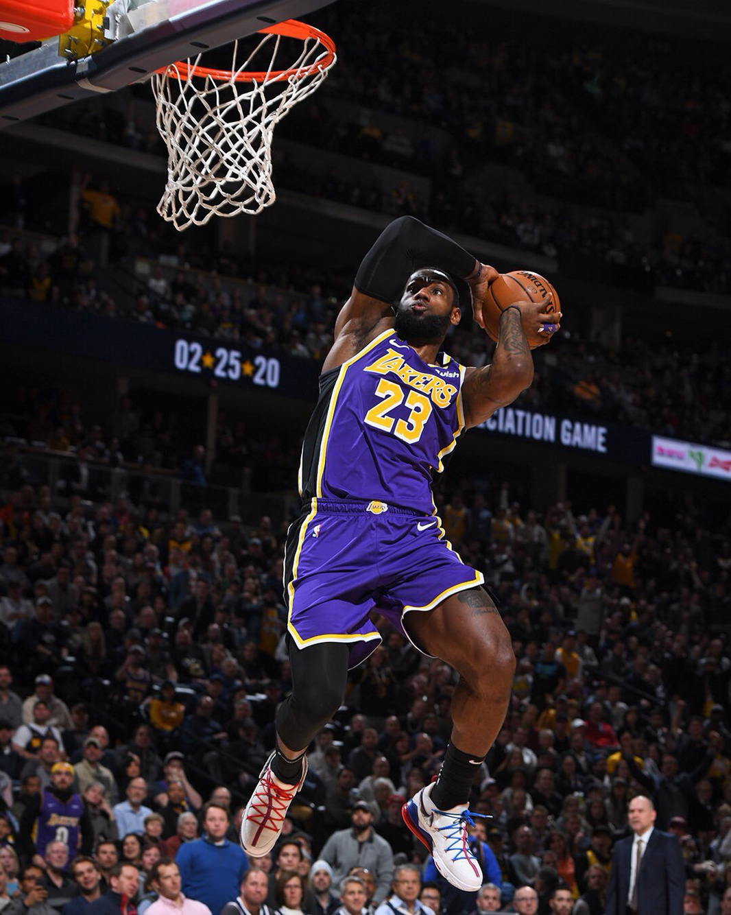 先稳现金流 先稳现金流